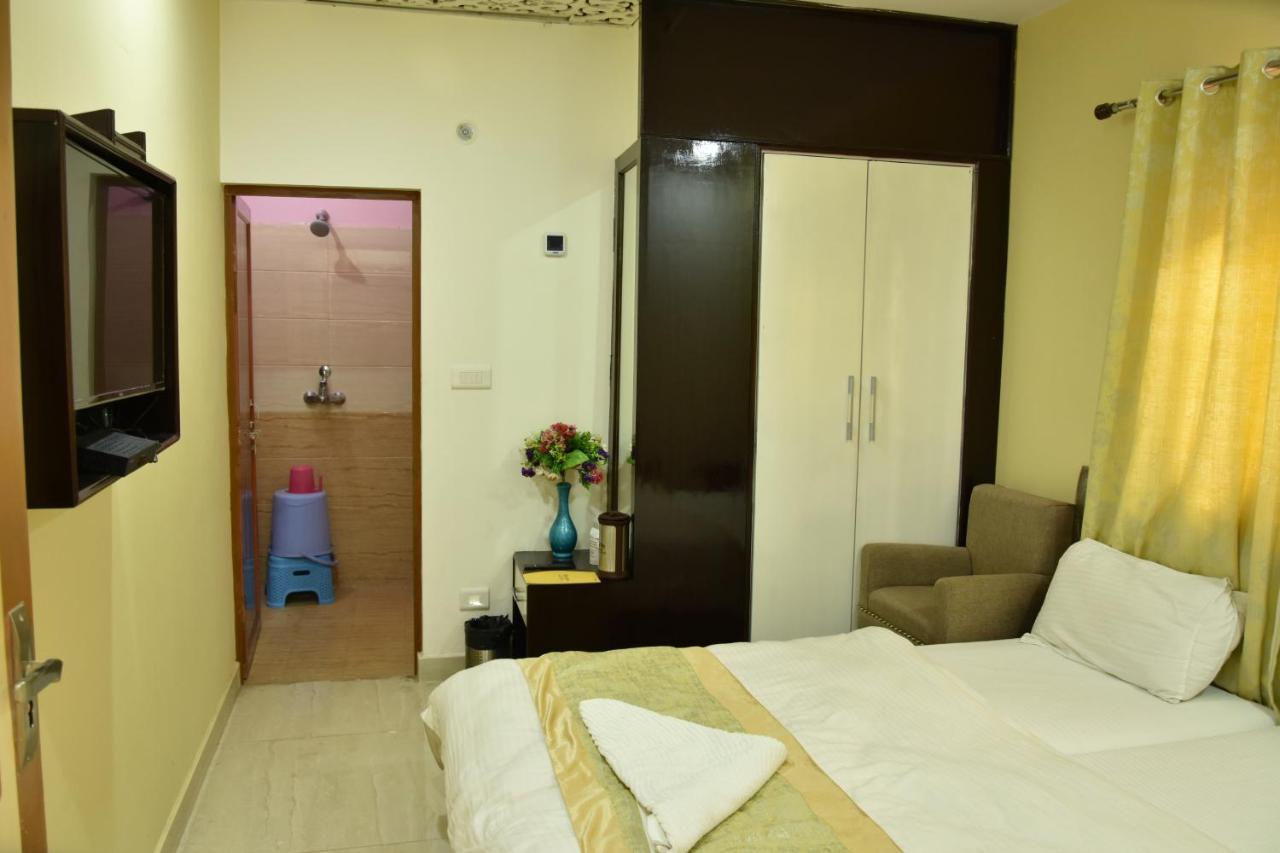 Hotel Sarweshwary Varanasi Eksteriør bilde