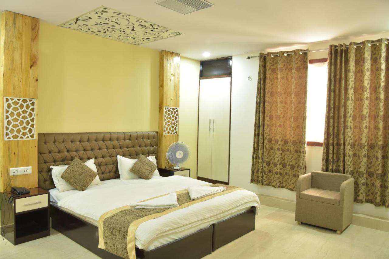 Hotel Sarweshwary Varanasi Eksteriør bilde