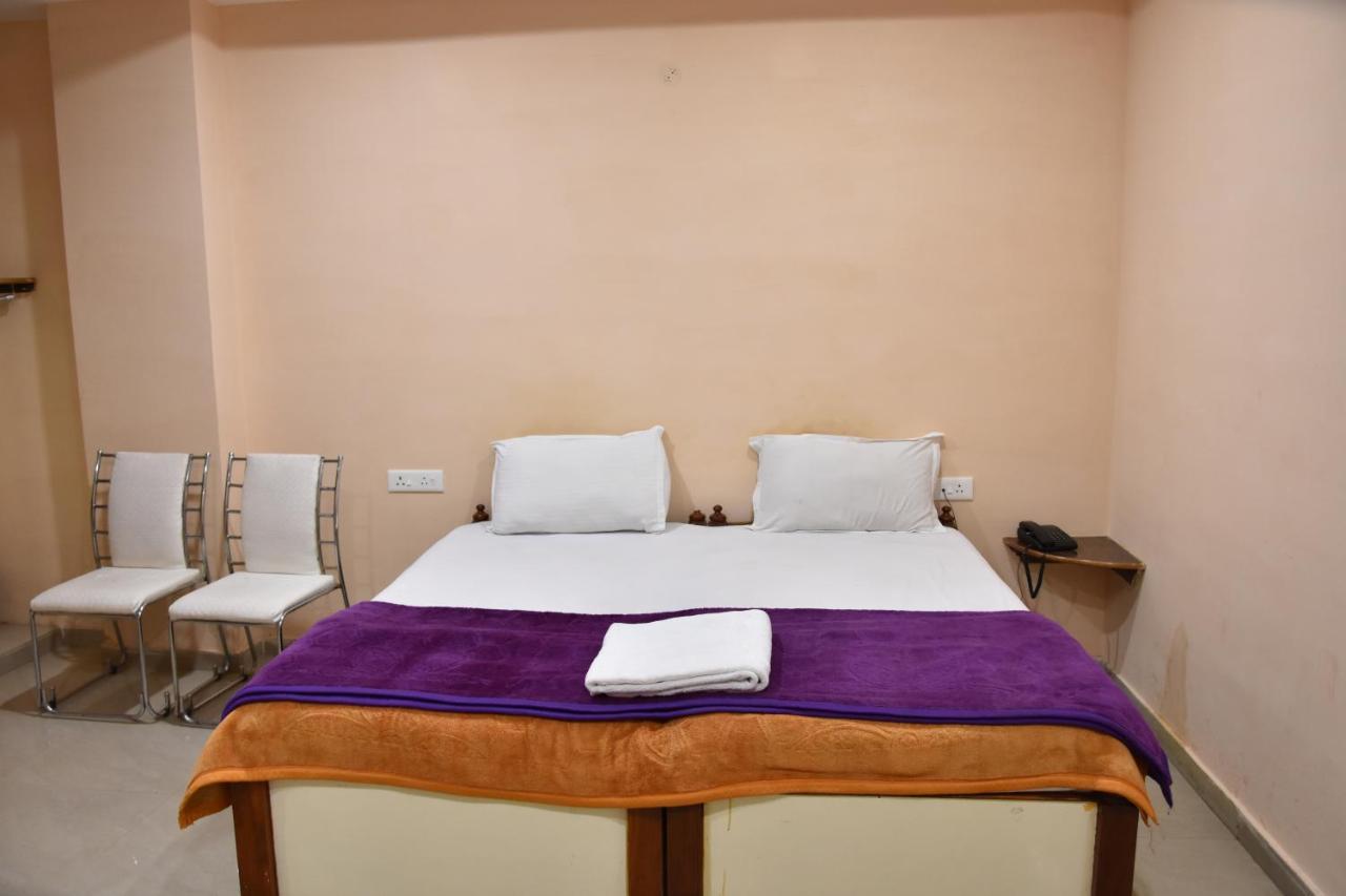 Hotel Sarweshwary Varanasi Eksteriør bilde