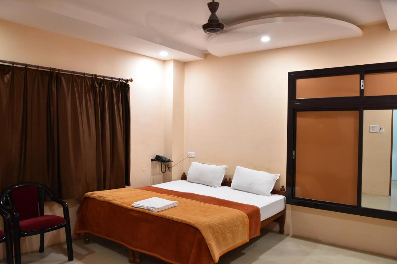 Hotel Sarweshwary Varanasi Eksteriør bilde