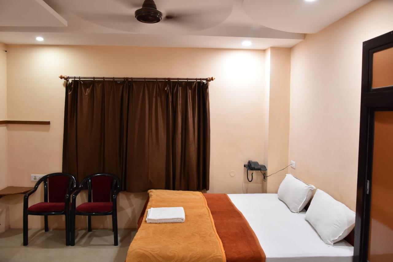 Hotel Sarweshwary Varanasi Eksteriør bilde