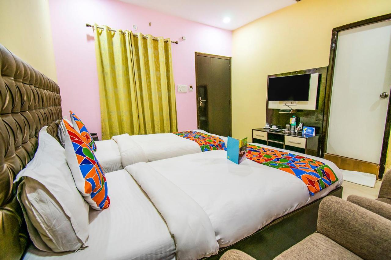 Hotel Sarweshwary Varanasi Eksteriør bilde