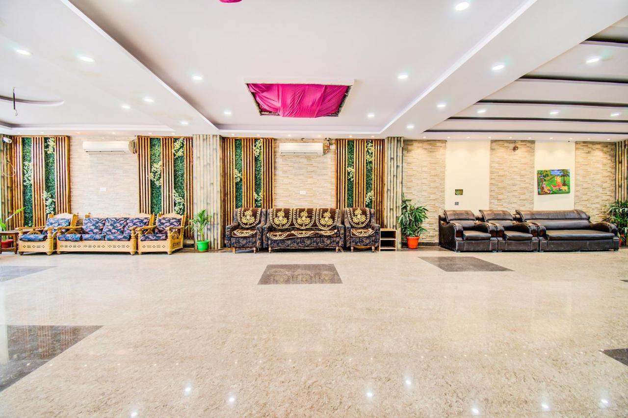 Hotel Sarweshwary Varanasi Eksteriør bilde